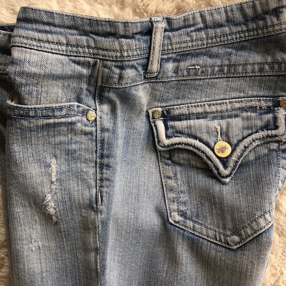 Vigoss Distressed Denim Capri - Picture 6 of 13